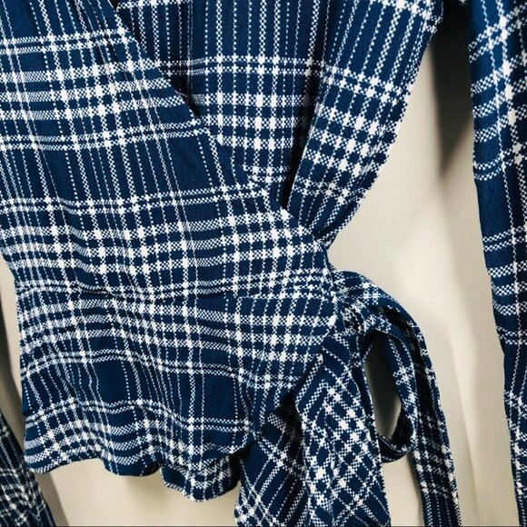Aritzia Wilfred Free Blue and White Shannon Plaid Wrap Top Size XS - Picture 4 of 7